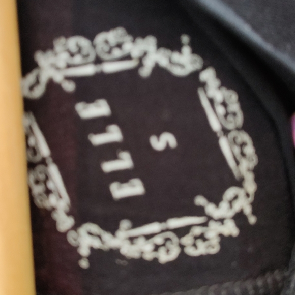 Elle Top - Picture 4 of 6